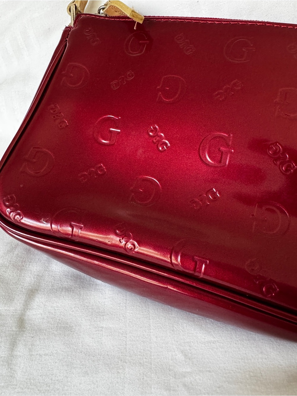 Vintage Y2K Guess maroon patent leather mini purse. - Picture 4 of 7